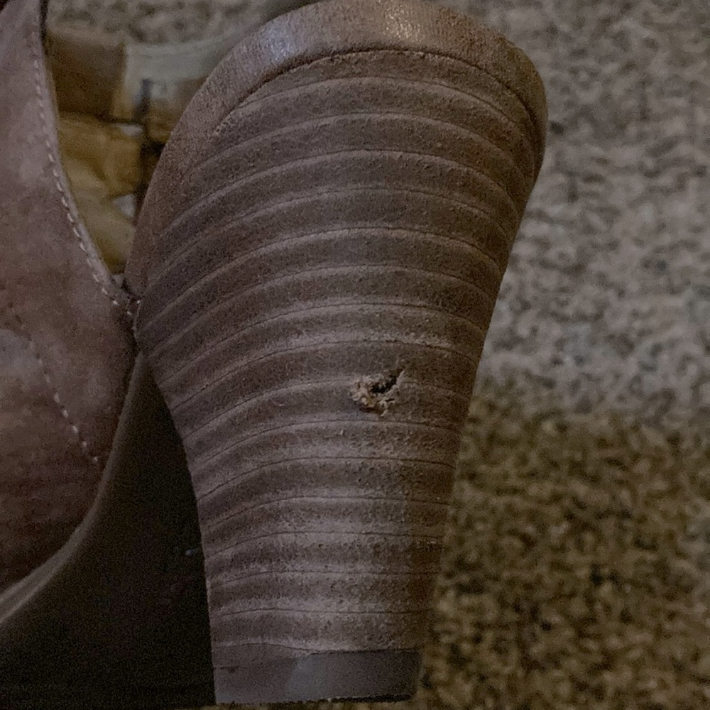 Naturalizer Heels - Picture 4 of 6